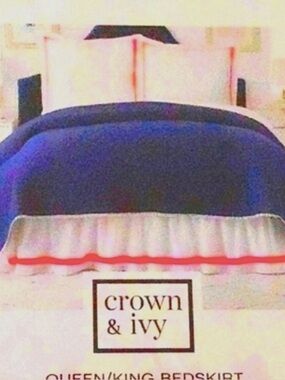 crown & ivy white  Bedskirt with pink gross grain trim Ruffled Hem NWOP